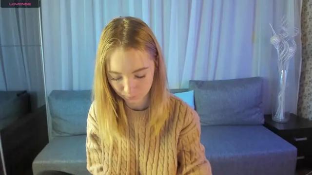 Image 3 of littlemableee Stream on Chaturbate on 18 months ago