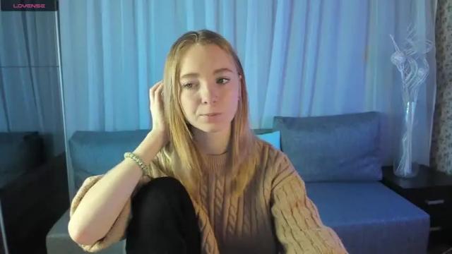 Image 4 of littlemableee Stream on Chaturbate on 18 months ago