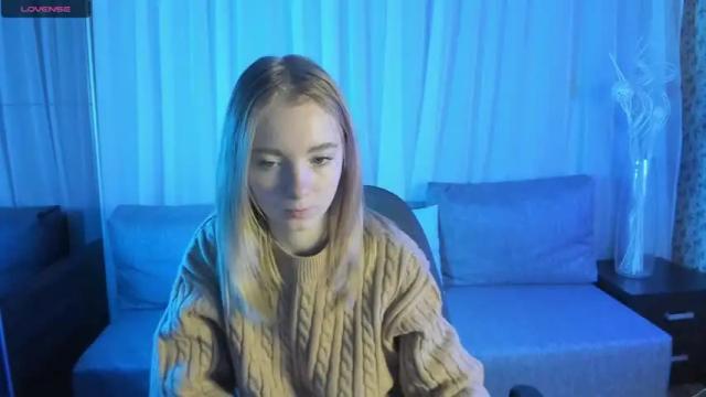 Image 8 of littlemableee Stream on Chaturbate on 18 months ago