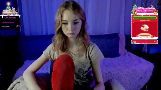 Image 12 of littlemableee Stream on Chaturbate on 18 months ago