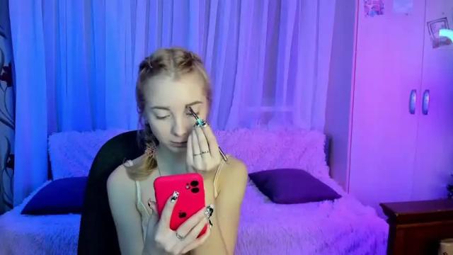 Image 4 of littlemableee Stream on Chaturbate on 16 months ago