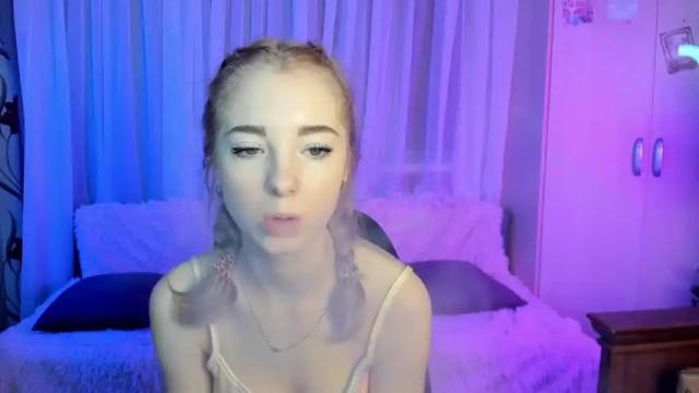 Image 6 of littlemableee Stream on Chaturbate on 16 months ago