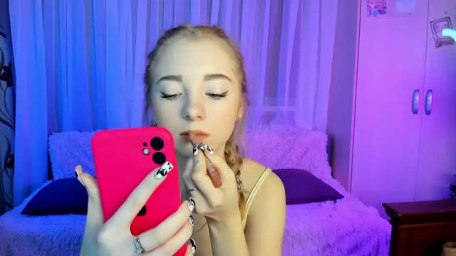 Image 7 of littlemableee Stream on Chaturbate on 16 months ago