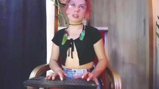 Image 3 of littlemadness_69 Stream on Chaturbate on 19 months ago