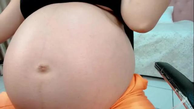 Image 3 of littlemolly_pregnant Stream on Chaturbate on 14 days ago