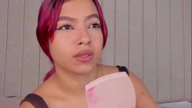 Image 10 of littleoliviia_ Stream on Chaturbate on 2 days ago