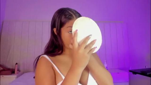 Image 2 of littleoliviia_ Stream on Chaturbate on 1 month ago