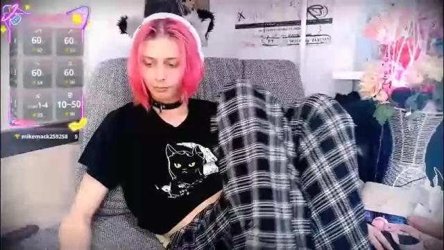 Image 4 of littlepinkcat Stream on Chaturbate on 2 months ago