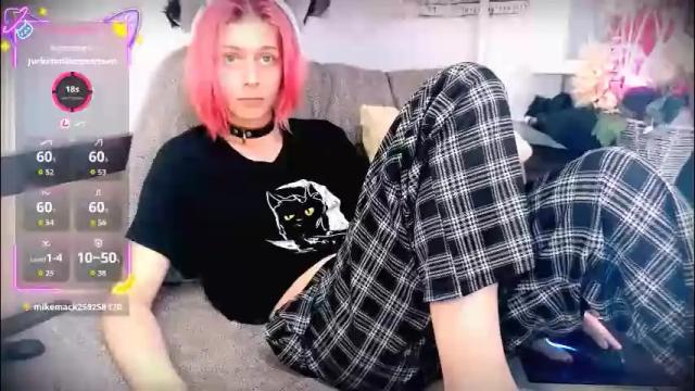 Image 8 of littlepinkcat Stream on Chaturbate on 2 months ago