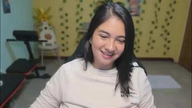 Image 3 of littleprety6969 Stream on Chaturbate on 11 days ago