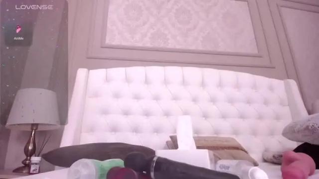 Image 10 of littleredhair Stream on Chaturbate on 13 months ago