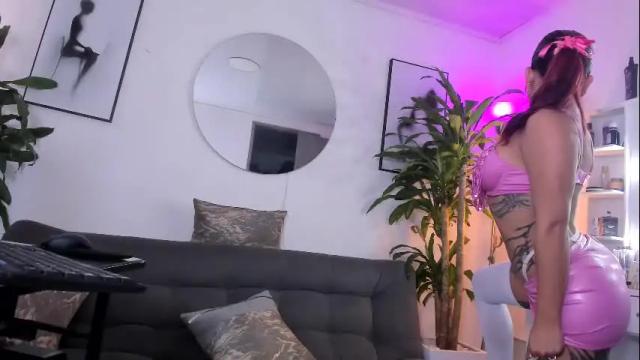 Image 3 of littlesexyrubi Stream on Chaturbate on 19 days ago