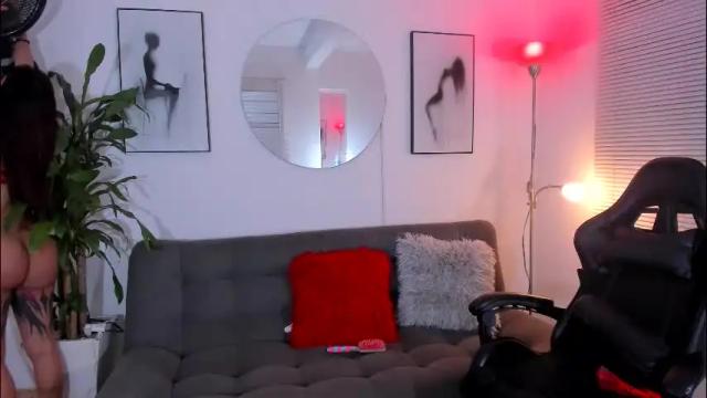 Image 12 of littlesexyrubi Stream on Chaturbate on 2 months ago