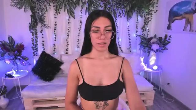 Image 3 of littleslutv Stream on Chaturbate on 12 months ago
