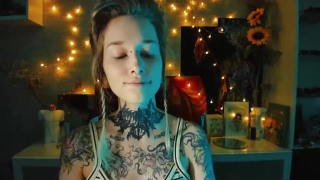 Image 2 of littlespacemouse Stream on Chaturbate on 13 months ago