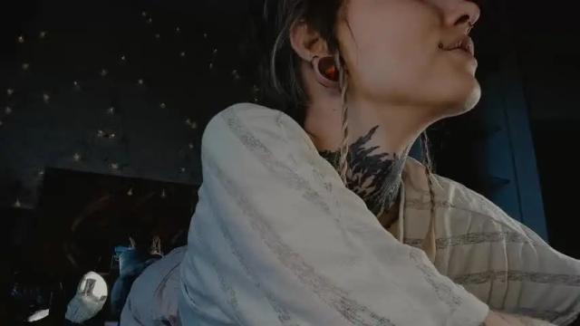 Image 10 of littlespacemouse Stream on Chaturbate on 13 months ago