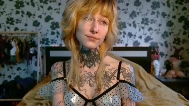 Image 3 of littlespacemouse Stream on Chaturbate on 2 months ago