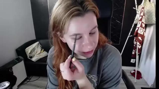 Image 2 of littleviki_ Stream on Chaturbate on 1 month ago