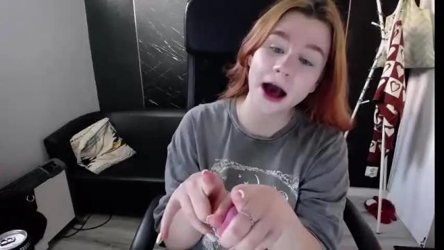 Image 3 of littleviki_ Stream on Chaturbate on 1 month ago
