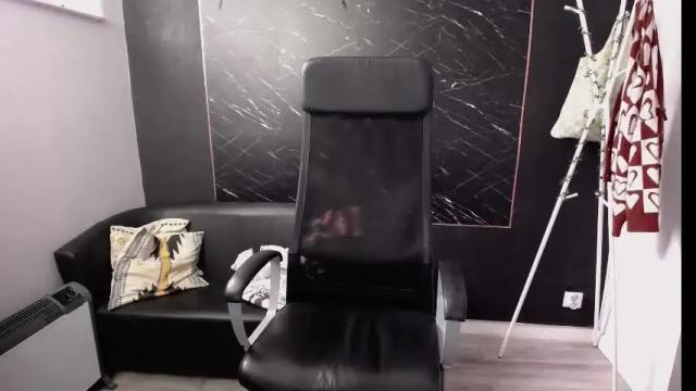 Image 10 of littleviki_ Stream on Chaturbate on 1 month ago