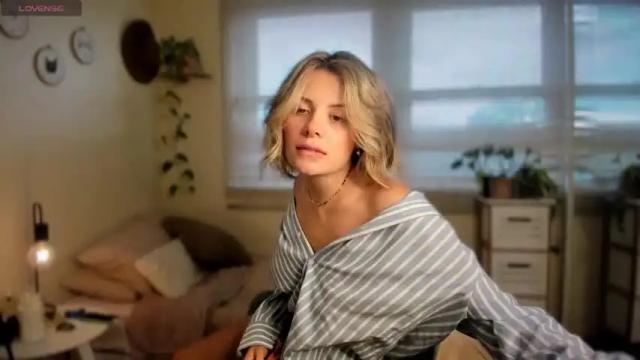 Image 3 of liv_monroe Stream on Chaturbate on 17 months ago