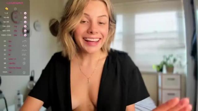 Image 10 of liv_monroe Stream on Chaturbate on 25 months ago