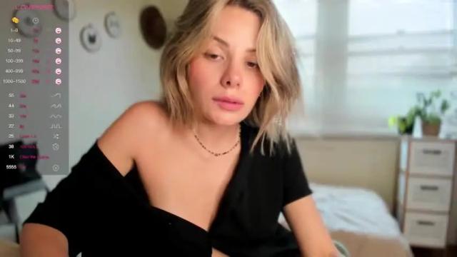 Image 2 of liv_monroe Stream on Chaturbate on 25 months ago