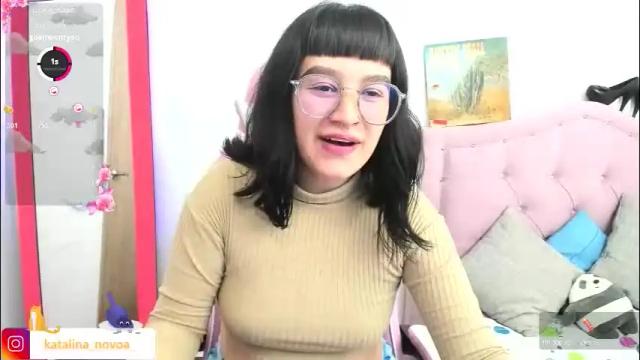 Image 10 of liv_rosse Stream on Chaturbate on 23 days ago