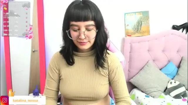 Image 8 of liv_rosse Stream on Chaturbate on 23 days ago