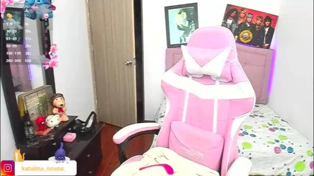 Image 7 of liv_rosse Stream on Chaturbate on 11 days ago