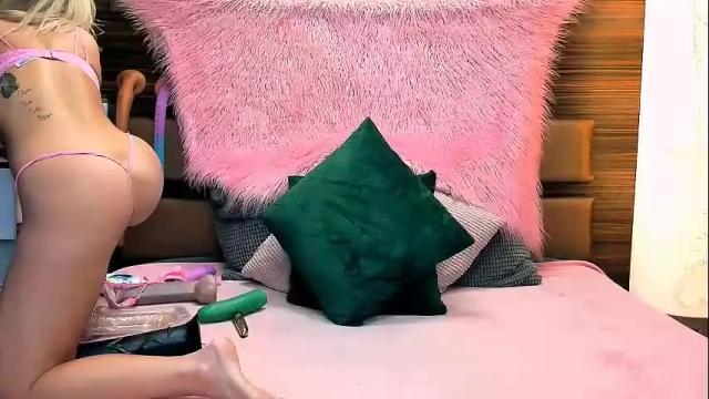 Image 4 of liviahott Stream on Chaturbate on 1 month ago