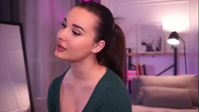 Image 2 of liya__gold Stream on Chaturbate on 1 month ago