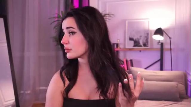 Image 12 of liya__gold Stream on Chaturbate on 1 month ago