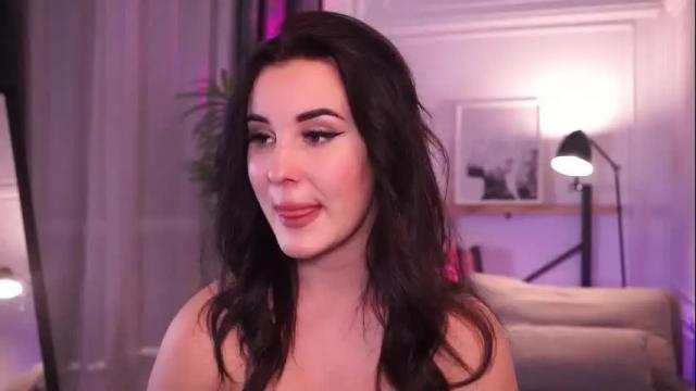 Image 4 of liya__gold Stream on Chaturbate on 1 month ago