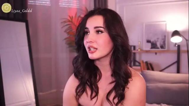 Image 10 of liya__gold Stream on Chaturbate on 26 days ago