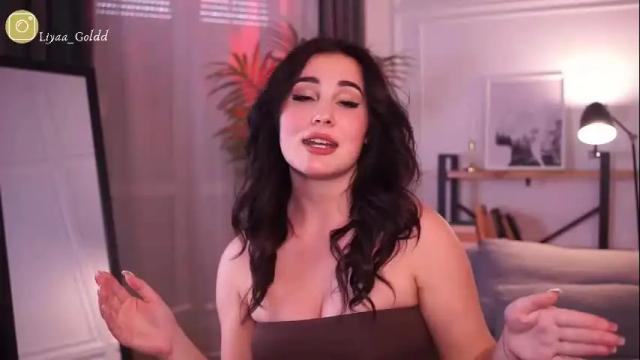Image 2 of liya__gold Stream on Chaturbate on 26 days ago