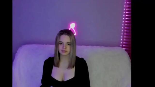 Image 6 of liya_sweet_ Stream on Chaturbate on 13 months ago