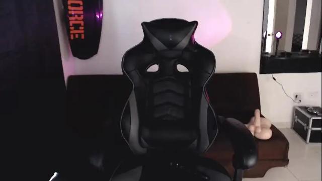 Image 4 of liz_beths Stream on Chaturbate on 8 days ago