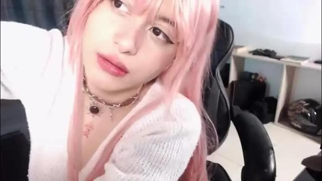 Image 8 of liz_beths Stream on Chaturbate on 15 days ago