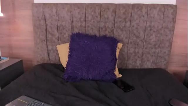 Image 4 of liz_goth Stream on Chaturbate on 2 days ago