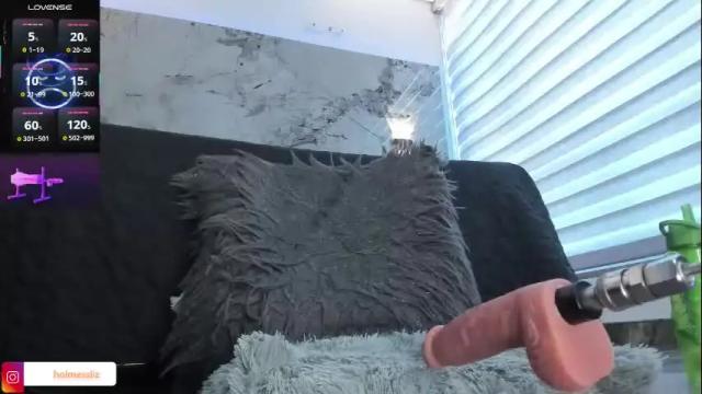Image 10 of liz_holmes Stream on Chaturbate on 1 month ago