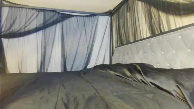 Image 3 of liz_jay Stream on Chaturbate on 2 months ago