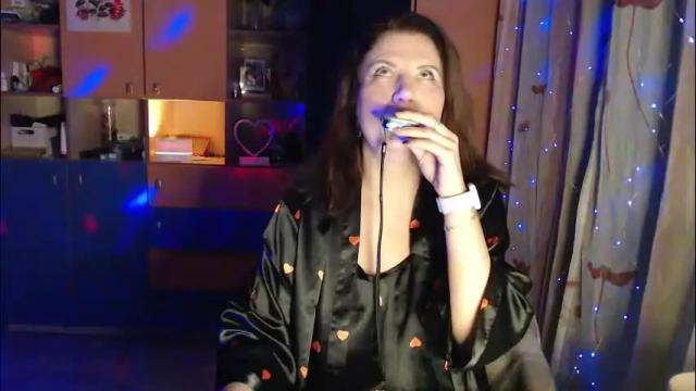 Image 3 of lizacakes Stream on Chaturbate on 8 days ago