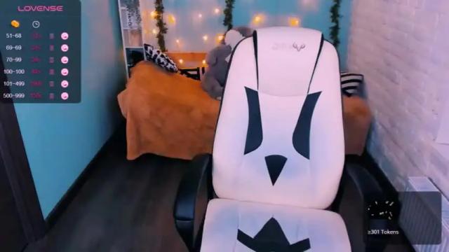 Image 7 of lizacurvy Stream on Chaturbate on 27 months ago