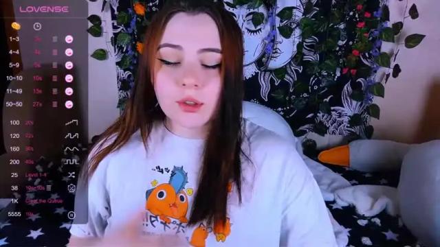 Image 3 of lizacurvy Stream on Chaturbate on 18 months ago
