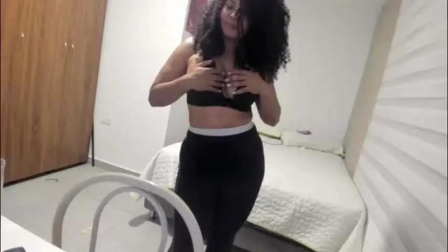 Image 3 of lizasweet_ Stream on Chaturbate on 17 days ago