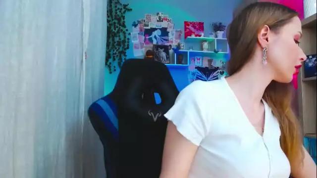 Image 4 of lizberry_moon Stream on Chaturbate on 27 days ago