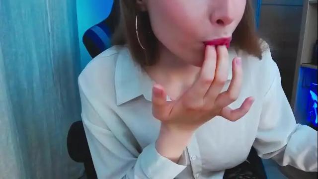 Image 7 of lizberry_moon Stream on Chaturbate on 24 days ago