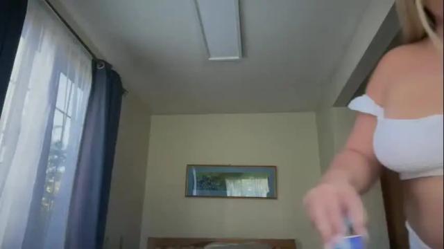 Image 4 of lizpurrxxx Stream on Chaturbate on 23 days ago