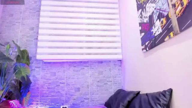 Image 7 of lizsmiith1 Stream on Chaturbate on 16 months ago
